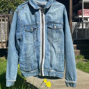 Forever 21 Men’s Jean Jacket (with Flaw)